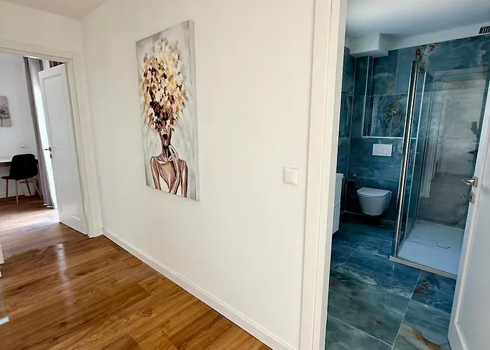 Βίλα New With Pool, Sea View, Πόρετς