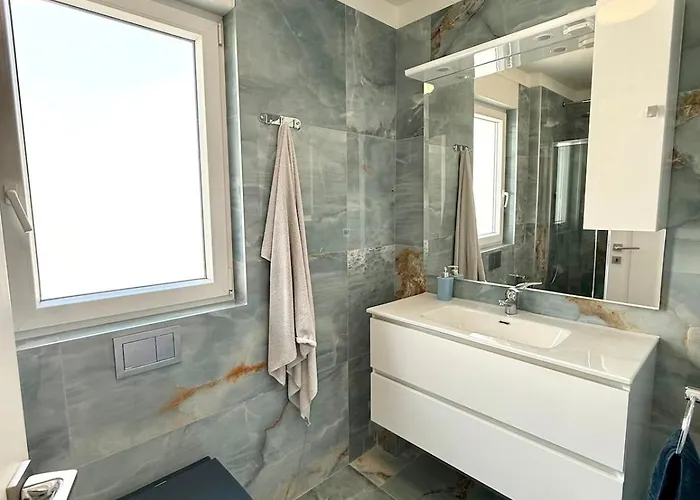 New With Pool, Sea View, * Πόρετς