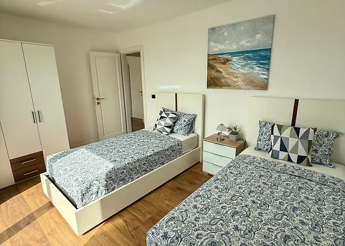 Вилла New With Pool, Sea View, Пореч