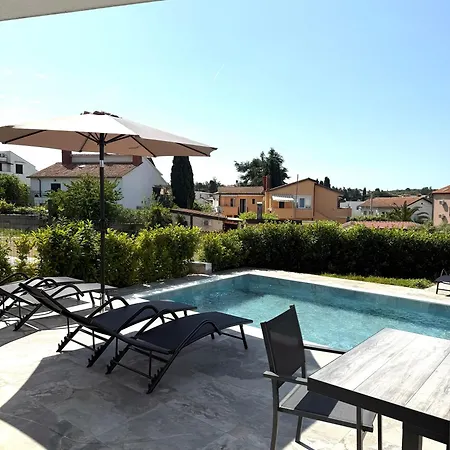 New With Pool, Sea View, Villa Poreč
